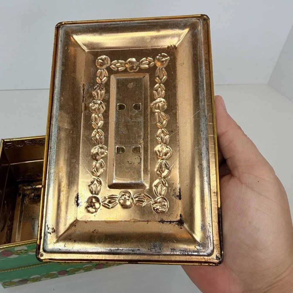 Tin Trinket Box Rusty Green & Gold‎ With Pink Roses Jewelry Box Storage Box